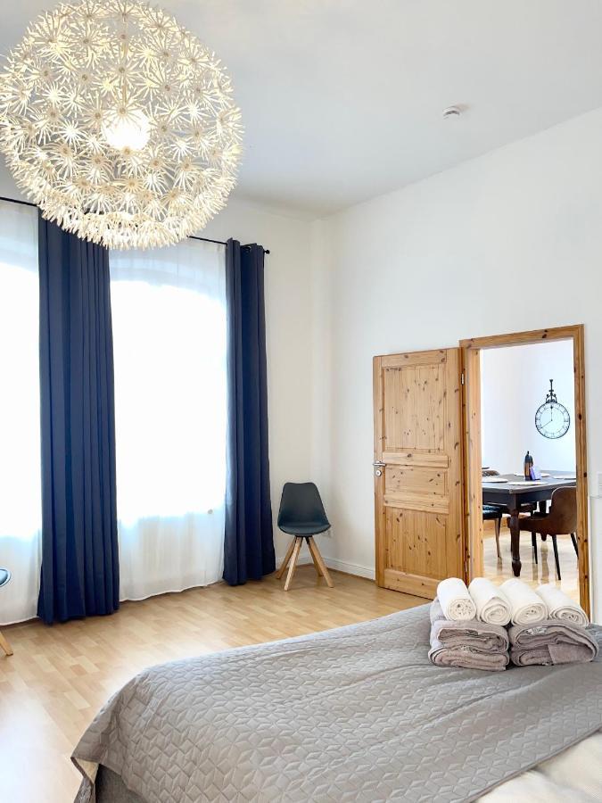 Charmante Ferienwohnung Mit Terrasse Im Herzen Von Norden Esterno foto